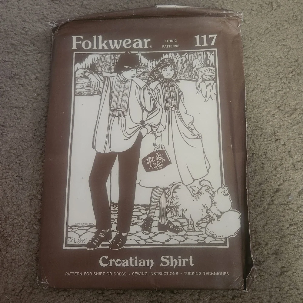 Set of 3 Folkwear patterns. - Picture 2 of 7